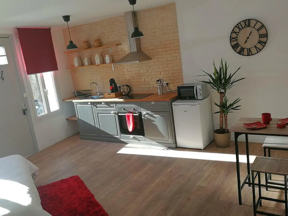 Loft Romantique Avec Spa Privatif - Noctambulles Hyères Apartman