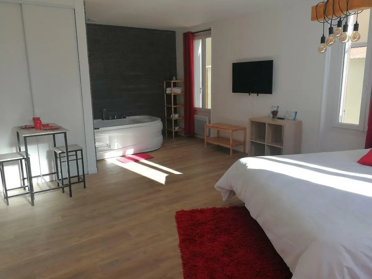 Loft Romantique avec Spa Privatif - Noctambulles Hyères Appartement